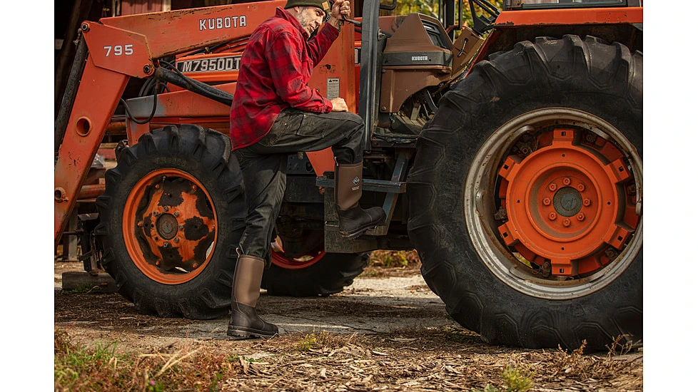 Muck Boots Chore Classic Tall Xpress Cool Boot - Men's 18 Muck Boots Chore Classic Tall Xpress Cool Boot - Men's - Image 18